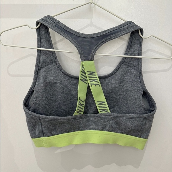 Nike dri-fit sports bra - Picture 2 of 3